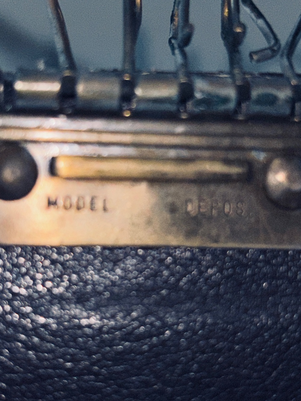 Vintage D&G Dolce & Gabbana Leather Studded 6 Key Case Tiger Print Italy - Picture 7 of 9